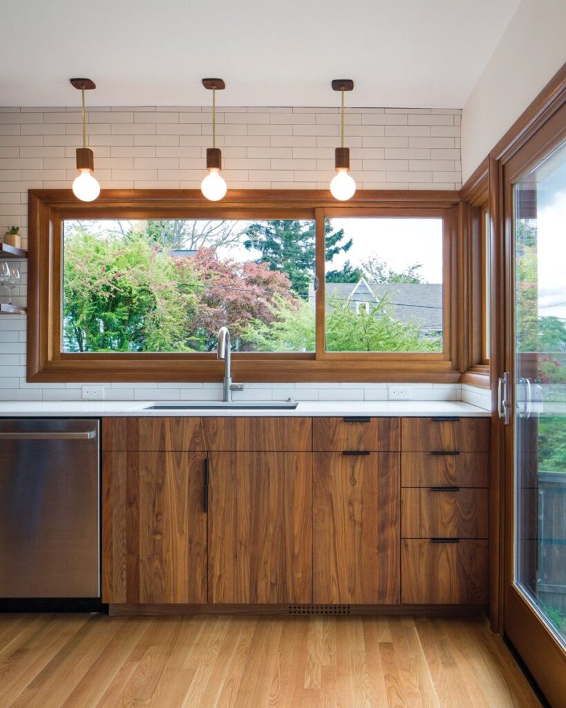 Easy-to-operate slider windows that offer excellent ventilation and style.