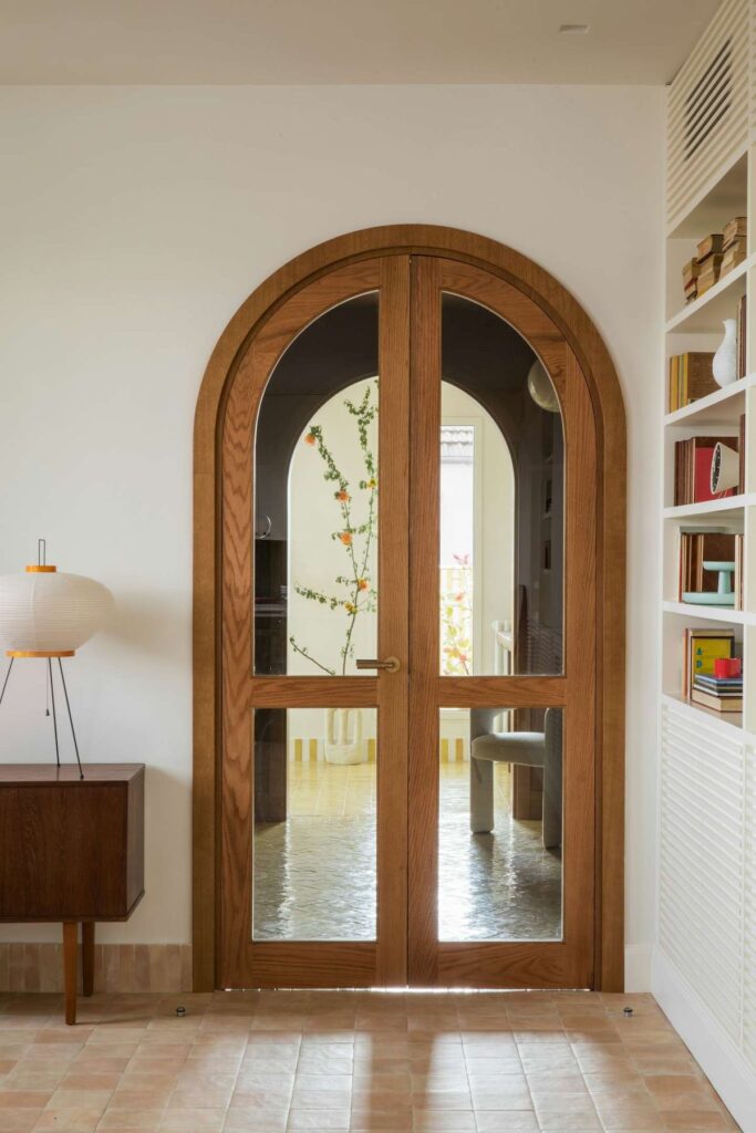 Custom replacement doors designed to improve your home’s energy efficiency and look.